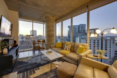 Music Row 11th Floor Corner Apt. Breathtaking View