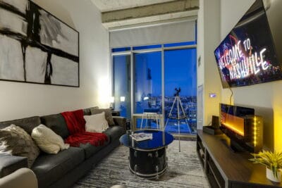 Music Row Penthouse-Great Skyline view -Music Vibe
