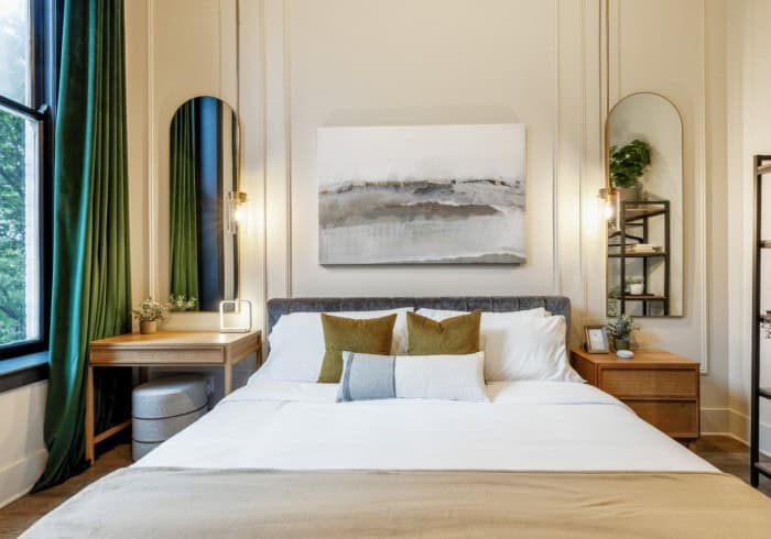 Luxury 3-bedroom Suites Sleeps 8