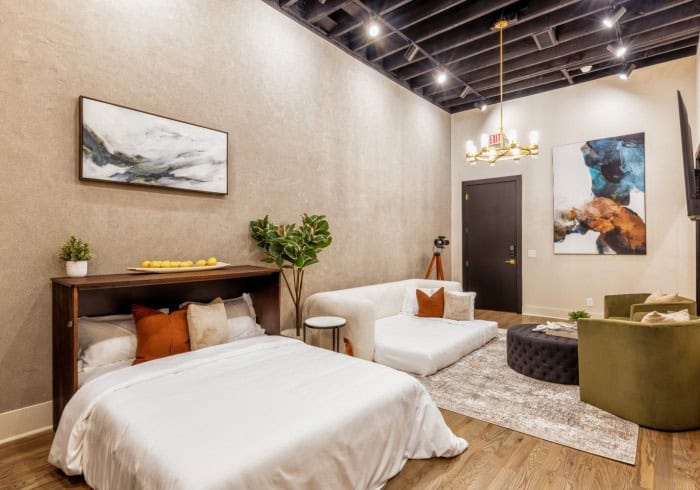 2-King Beds, Murphy Bed, Queen Sofa Bed Sleeps 8